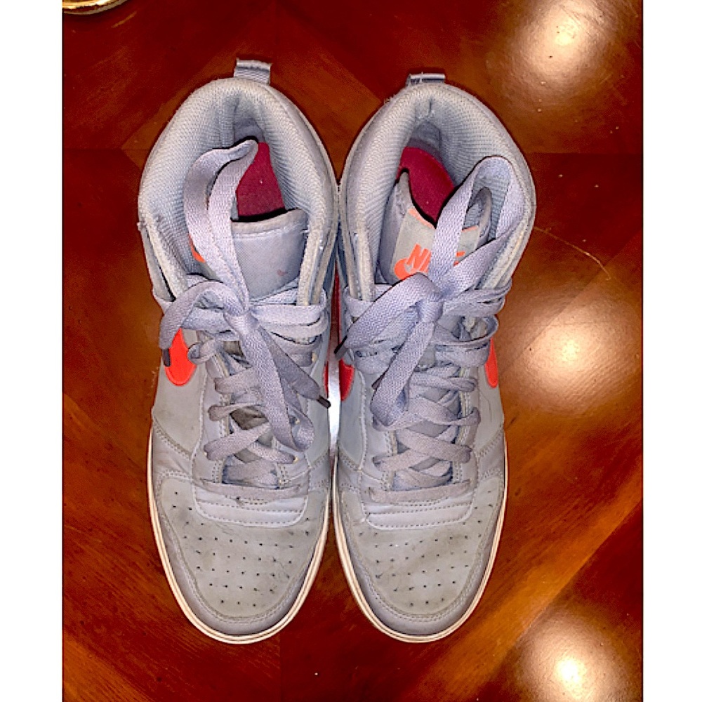 Nike lace up grey high top men’s sneakers